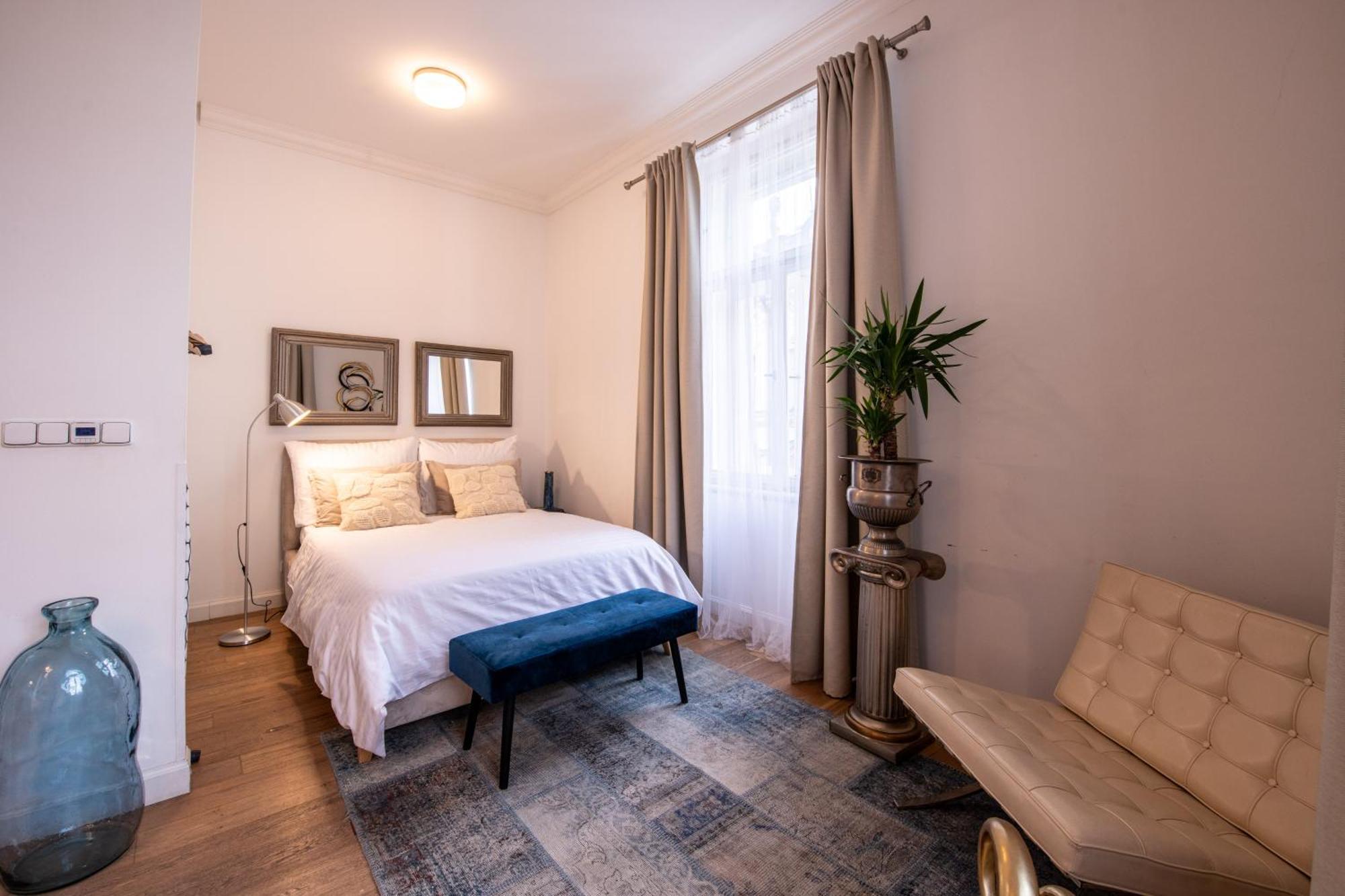Modern Downtown Apt - Renovated, On Ideal Location Prag Eksteriør billede