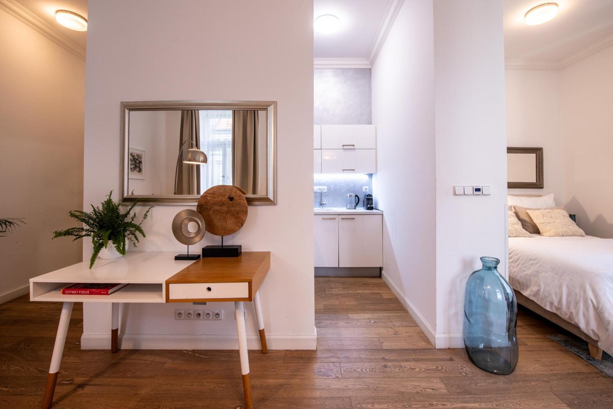 Modern Downtown Apt - Renovated, On Ideal Location Prag Eksteriør billede