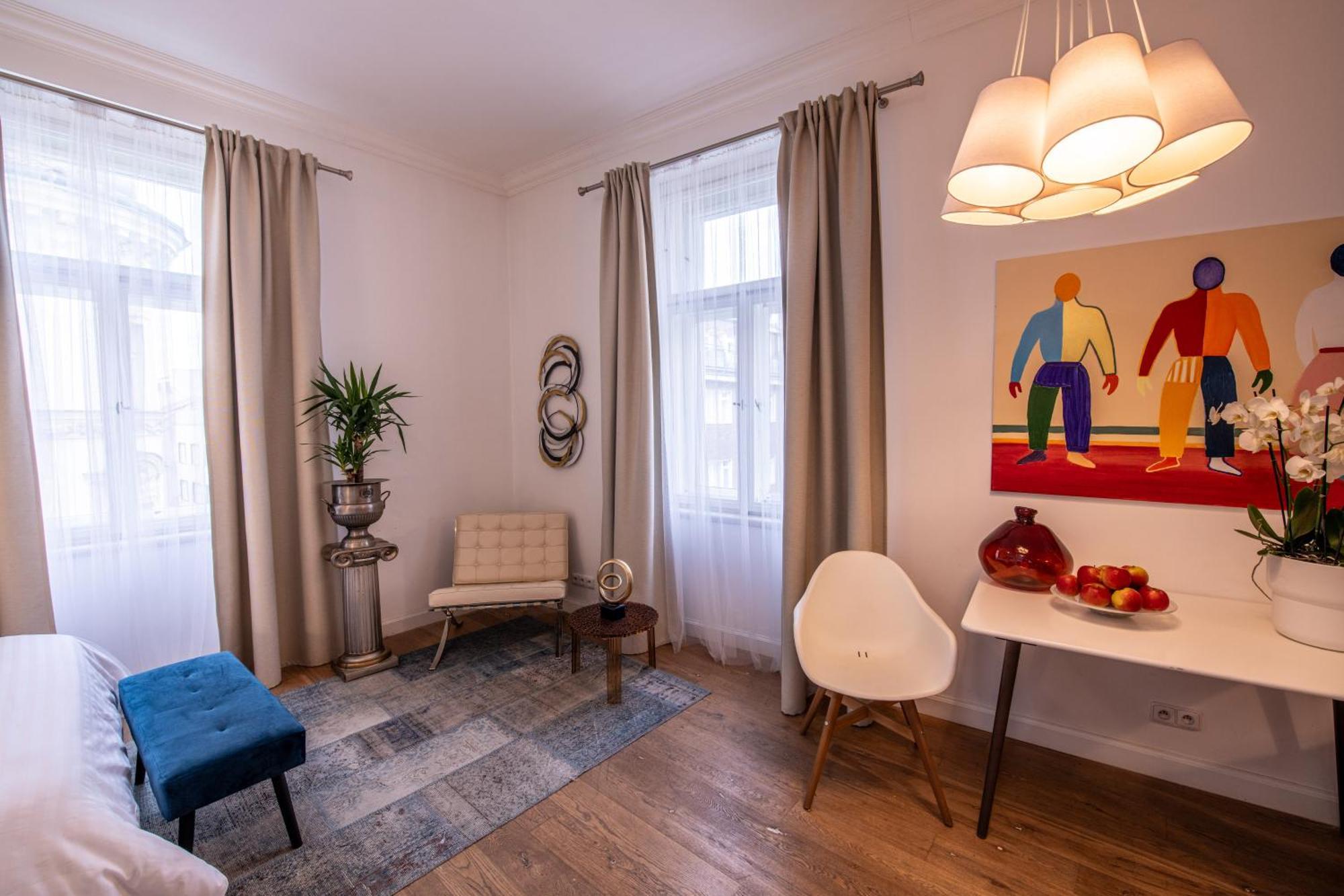 Modern Downtown Apt - Renovated, On Ideal Location Prag Eksteriør billede