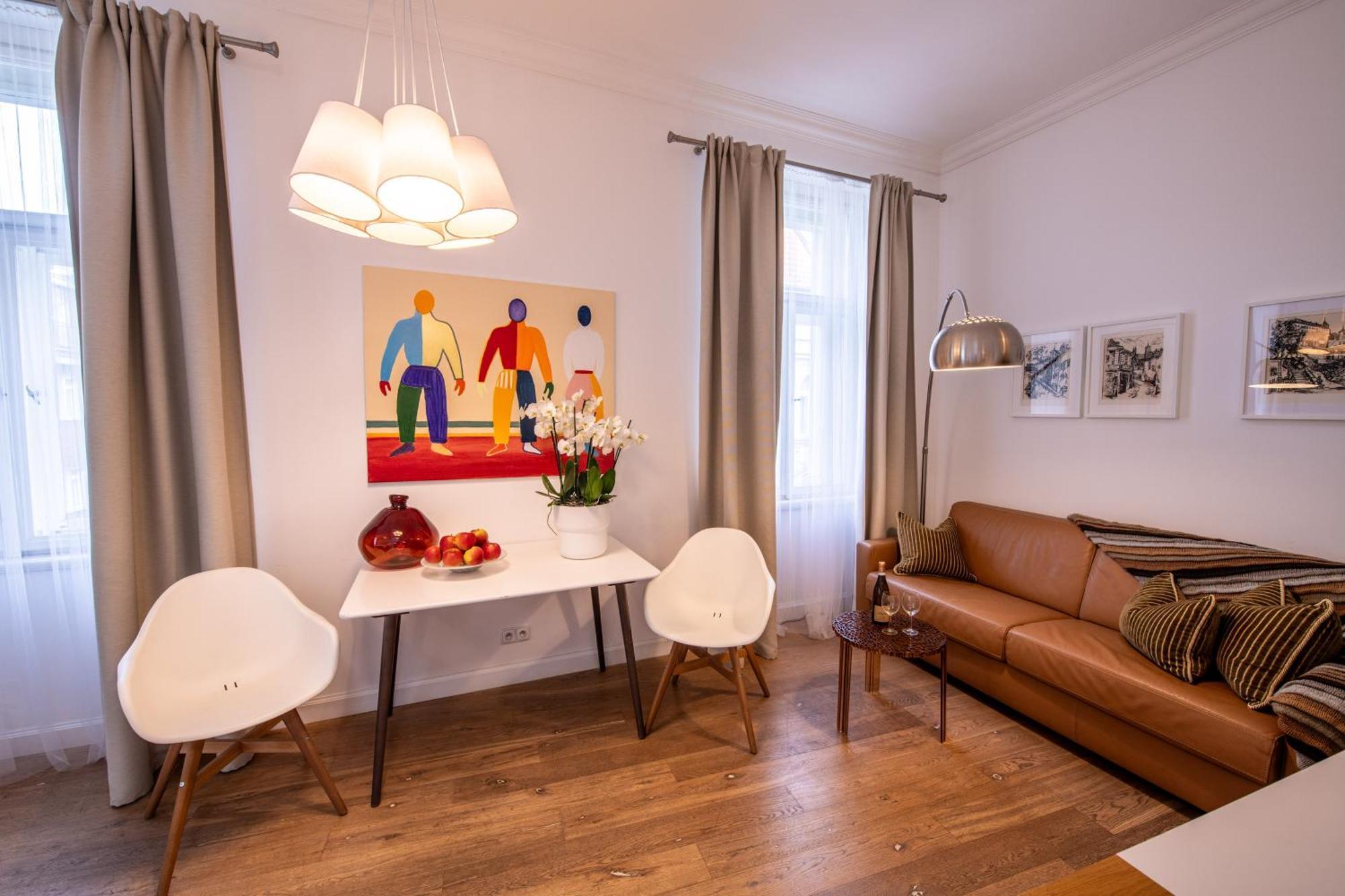 Modern Downtown Apt - Renovated, On Ideal Location Prag Eksteriør billede