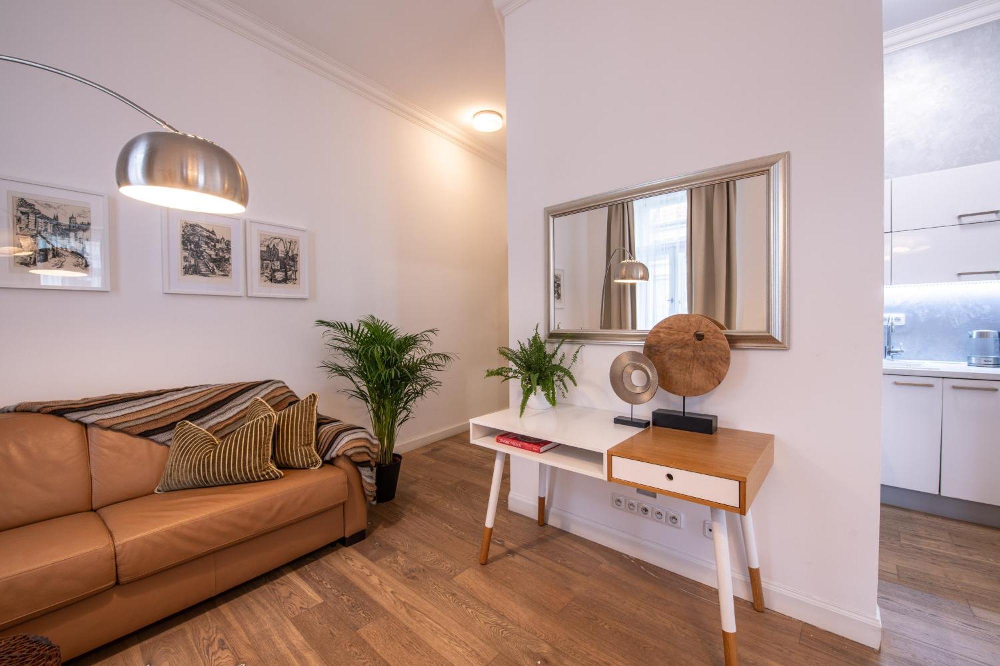 Modern Downtown Apt - Renovated, On Ideal Location Prag Eksteriør billede