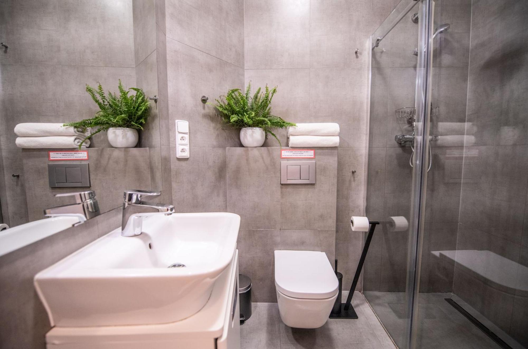 Modern Downtown Apt - Renovated, On Ideal Location Prag Eksteriør billede