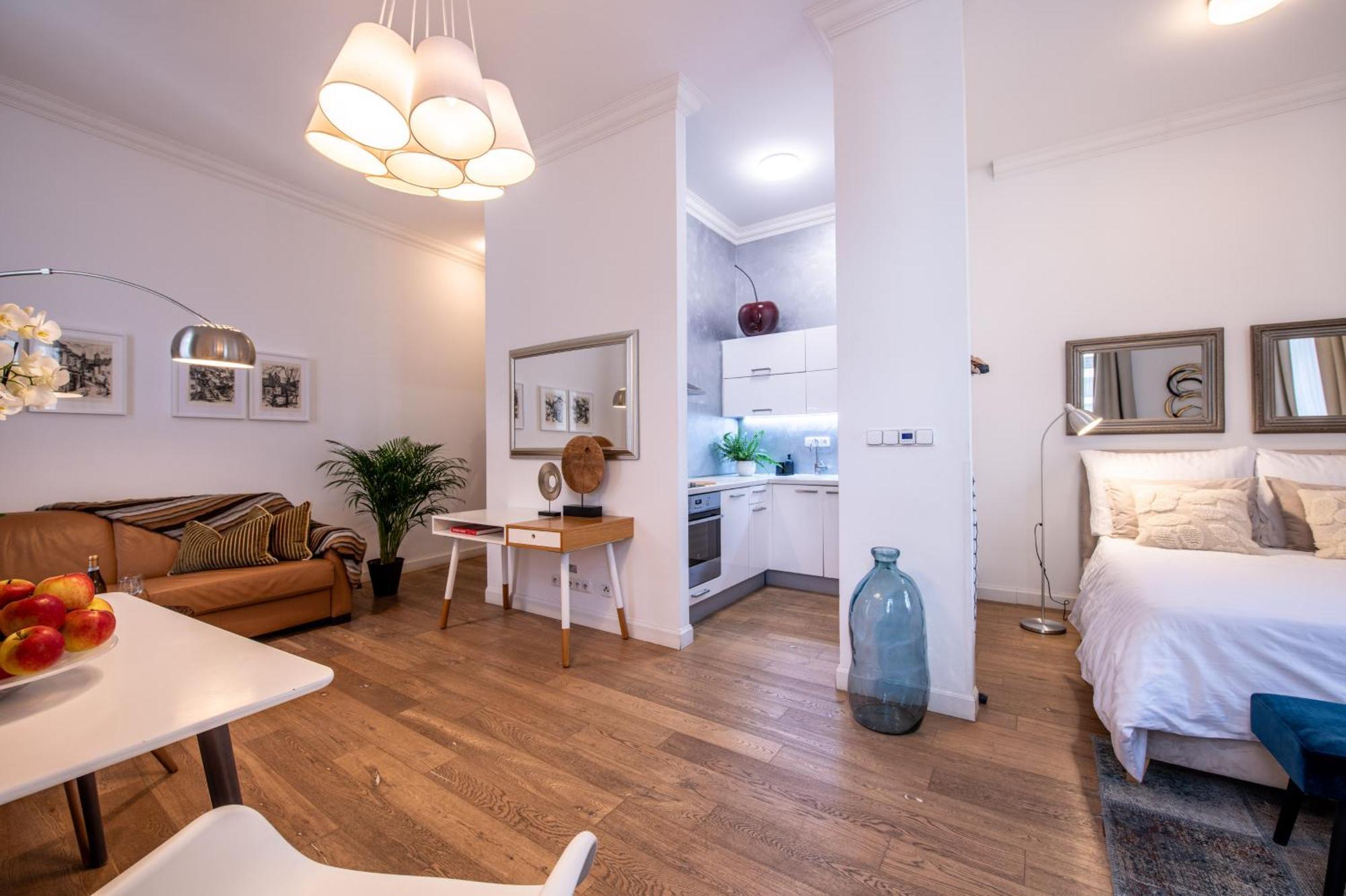 Modern Downtown Apt - Renovated, On Ideal Location Prag Eksteriør billede