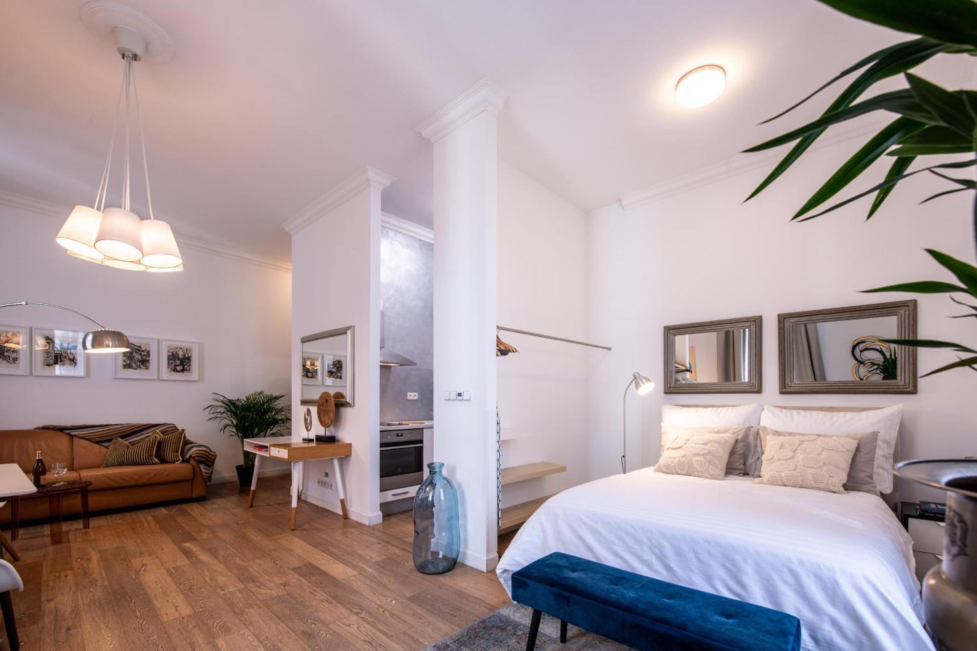Modern Downtown Apt - Renovated, On Ideal Location Prag Eksteriør billede
